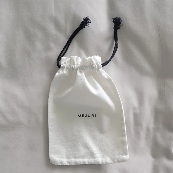 Mejuri Cream Jewelry Pouches - Picture 3 of 6